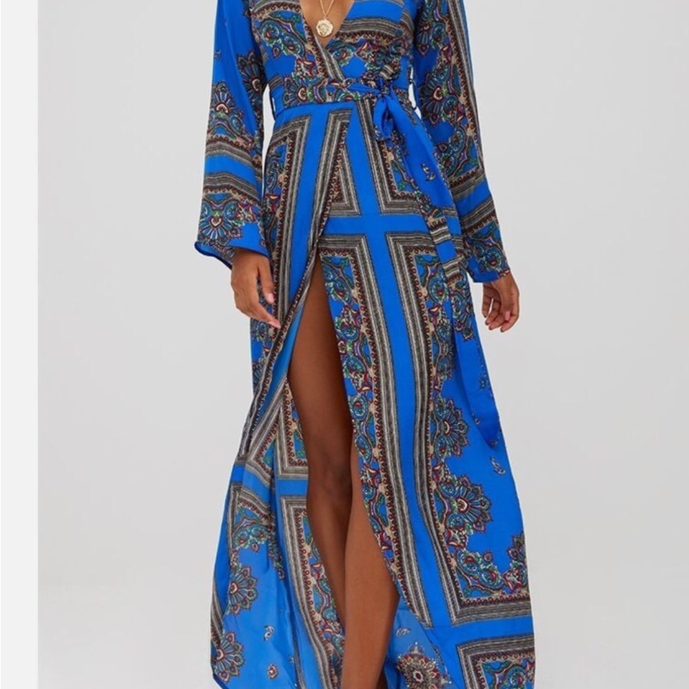 PrettyLittleThing Blue Paisley Long Sleeve Dress